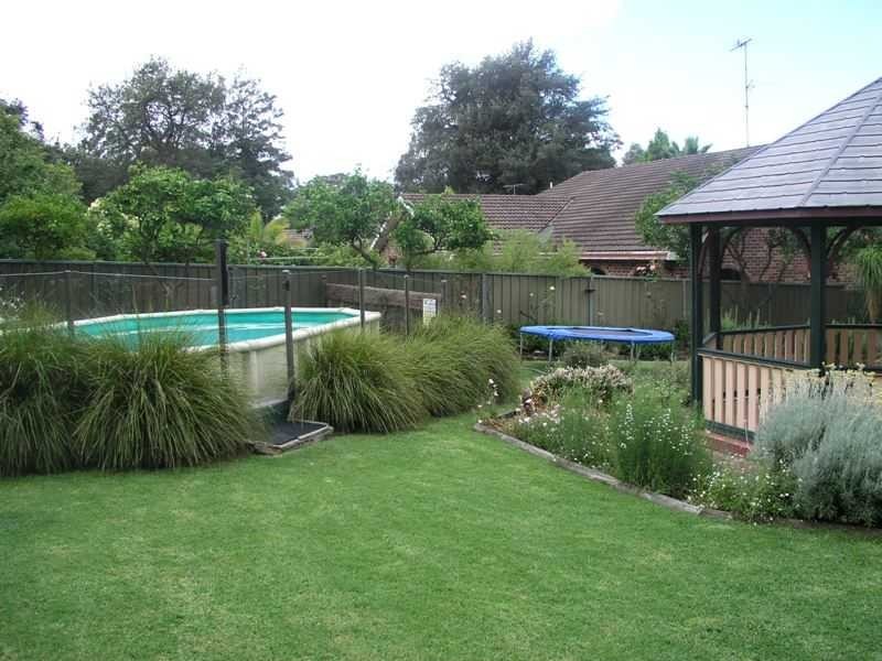 15 Anderson Road, Northmead NSW 2152
