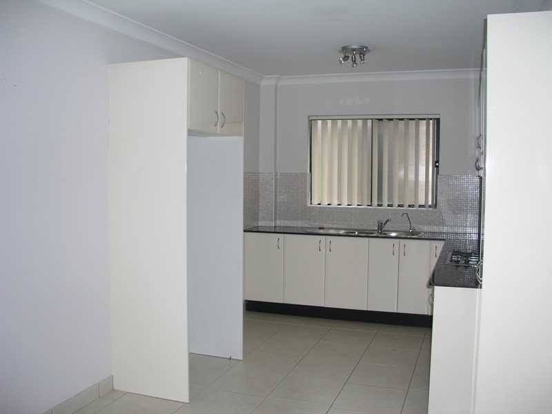 8/18-22 Campbell Street, Northmead NSW 2152