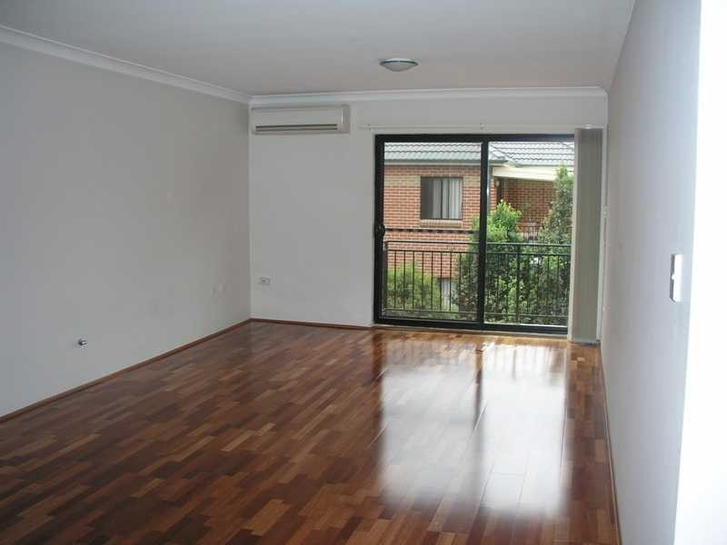 8/18-22 Campbell Street, Northmead NSW 2152