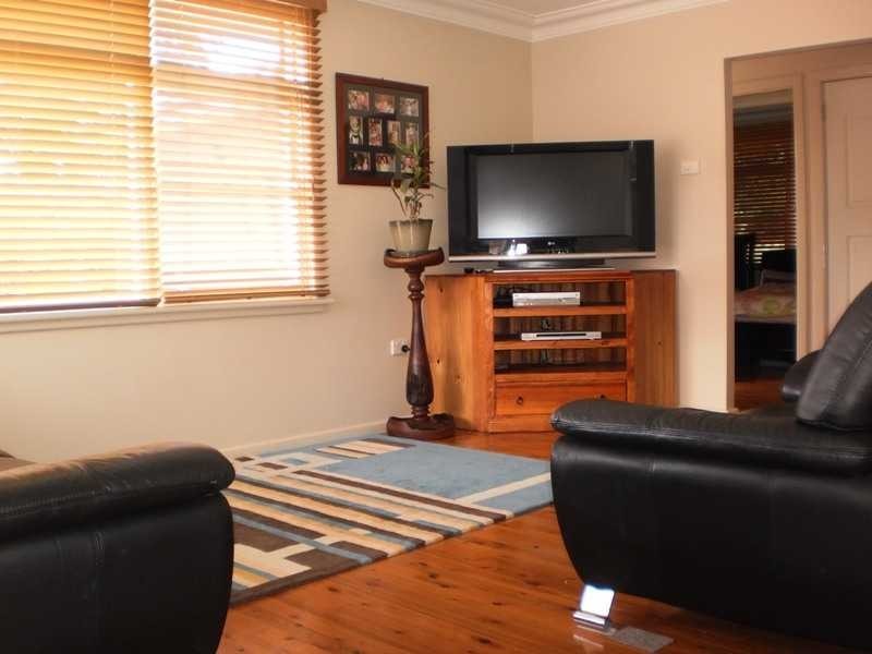 42 Apple Street, Constitution Hill NSW 2145