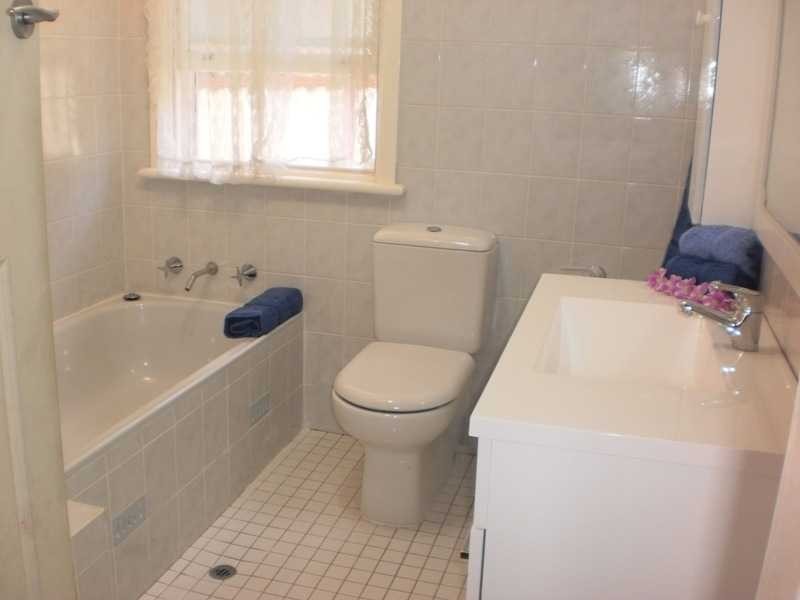 42 Apple Street, Constitution Hill NSW 2145