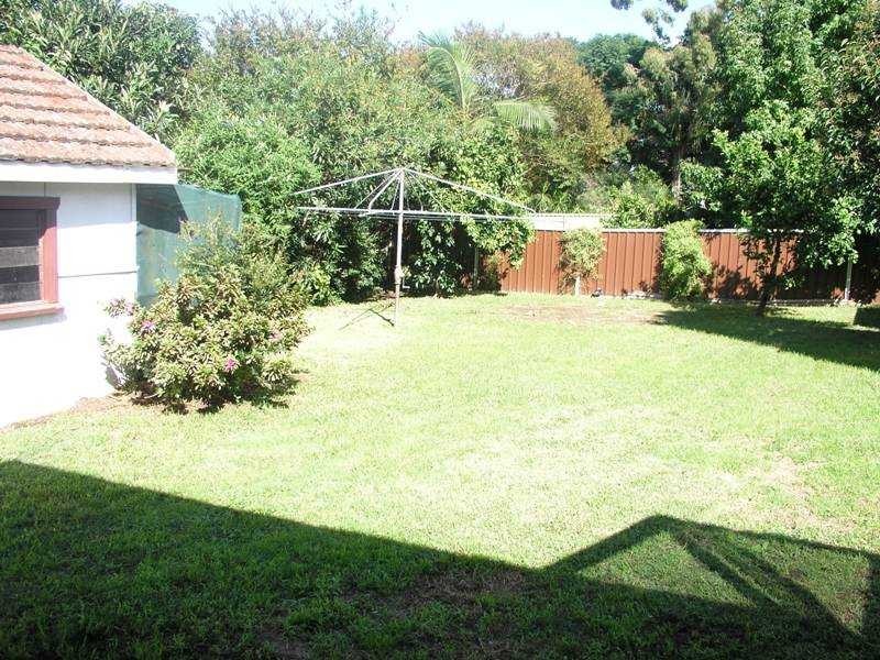 2 Hemsworth Avenue, Northmead NSW 2152