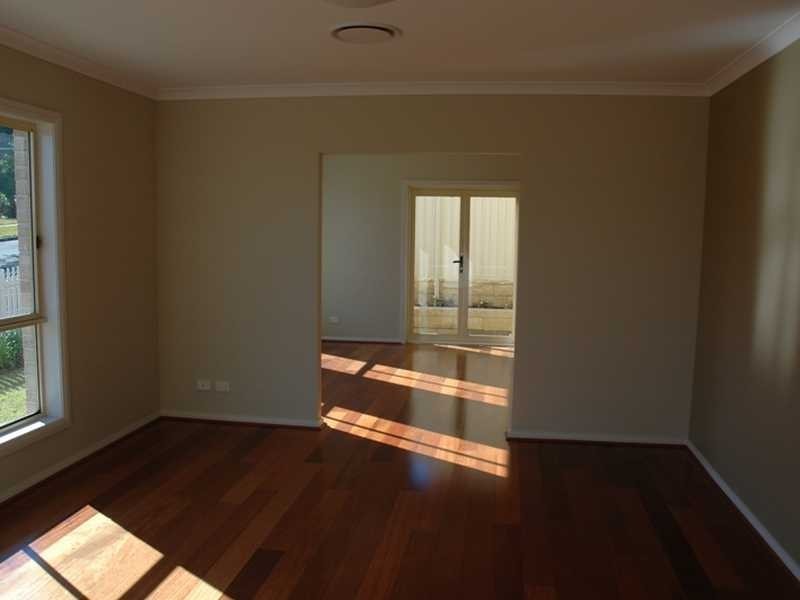 16 Brett Avenue, Constitution Hill NSW 2145