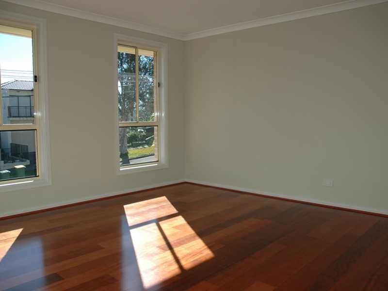 16 Brett Avenue, Constitution Hill NSW 2145