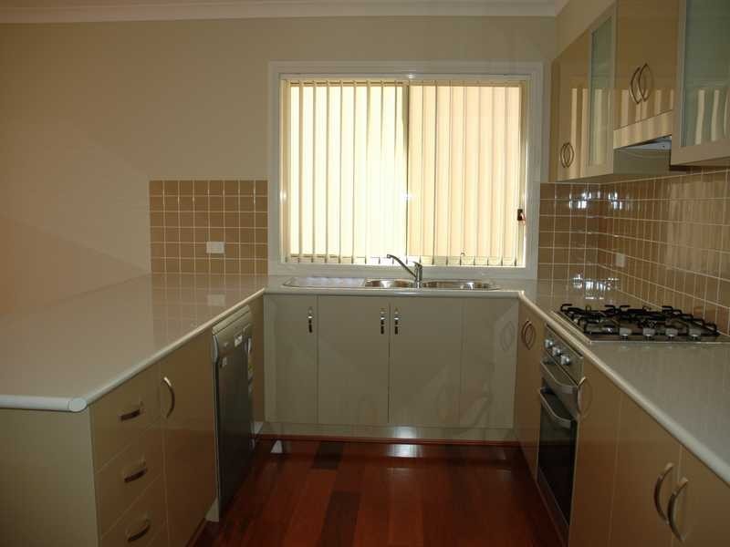 16 Brett Avenue, Constitution Hill NSW 2145