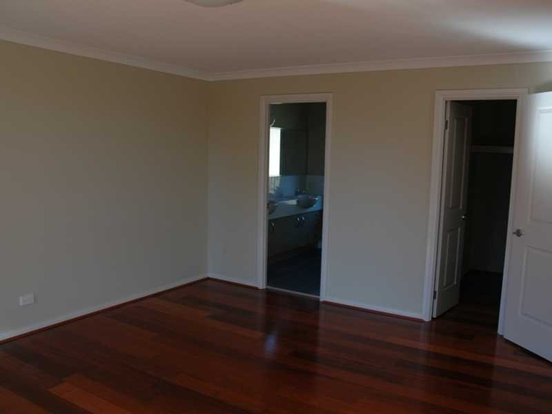 16 Brett Avenue, Constitution Hill NSW 2145