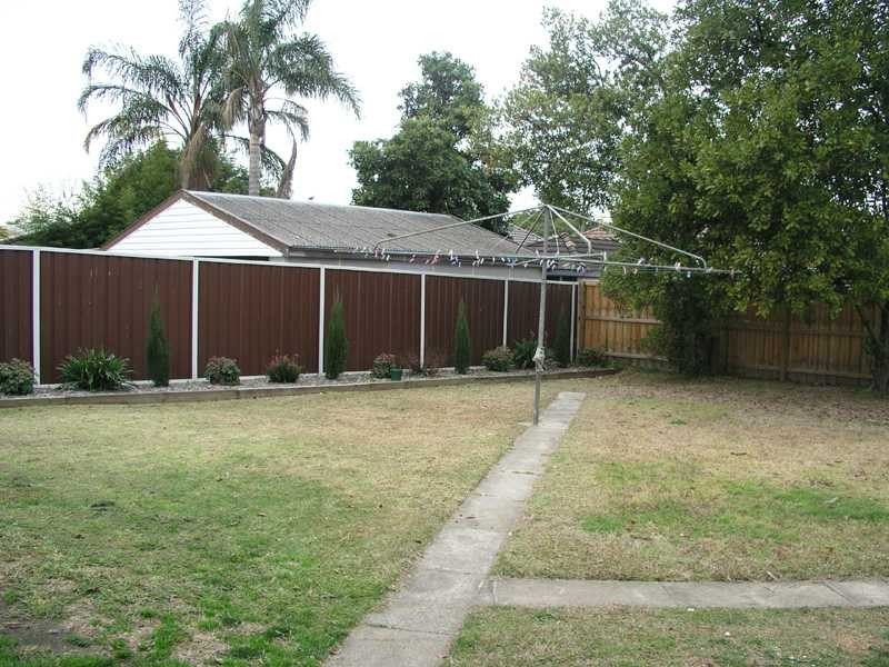 28 Balmoral Road, Northmead NSW 2152