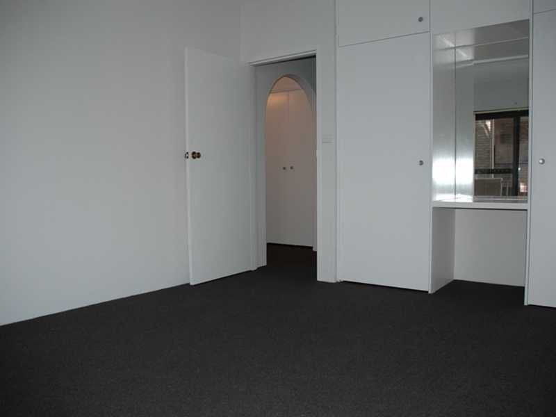 2/2 Allen Street, Harris Park NSW 2150