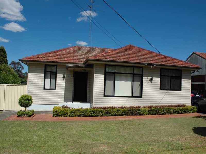 24 Brelogail Street, Northmead NSW 2152