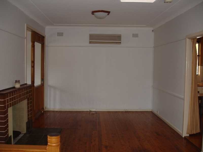 8 Edward Street, Northmead NSW 2152