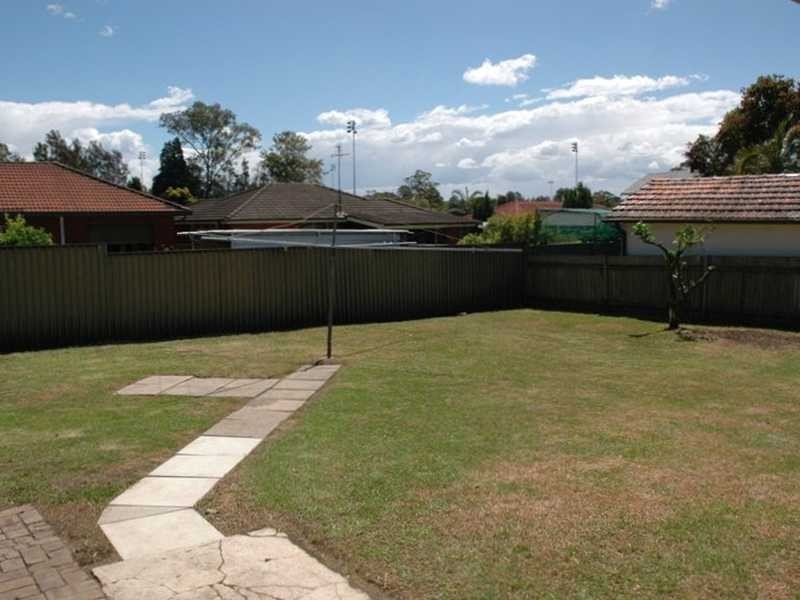 74 Girraween Road, Girraween NSW 2145