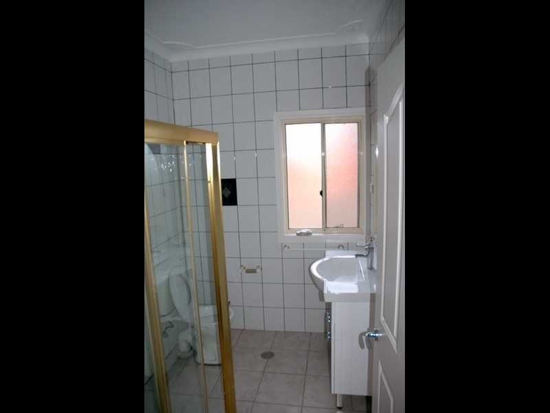 9 Avon Place, Toongabbie NSW 2146