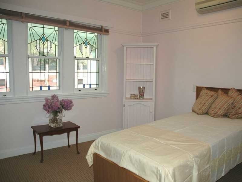 18 Thomas Street, Northmead NSW 2152