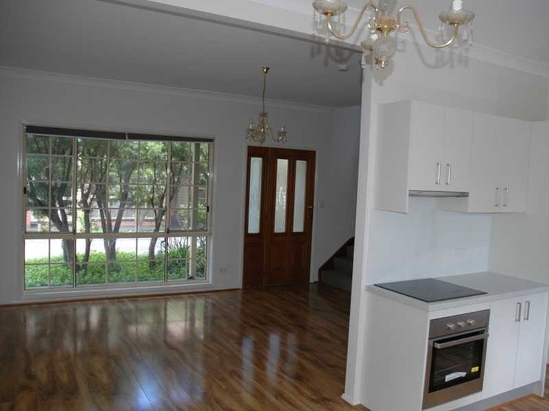 2/113 Metella Road, Toongabbie NSW 2146