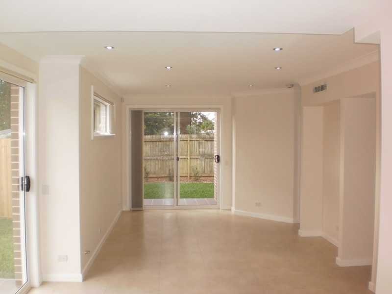 2/54B Binalong Road, Toongabbie NSW 2146