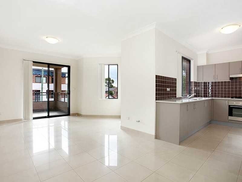 17/10-12 Wingello Street, Guildford NSW 2161