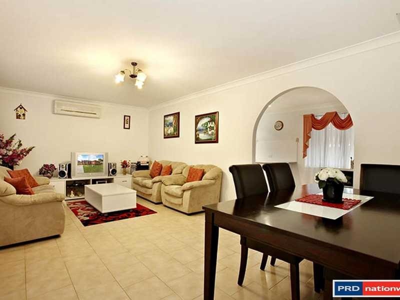 52 Orleans Crescent, Toongabbie NSW 2146