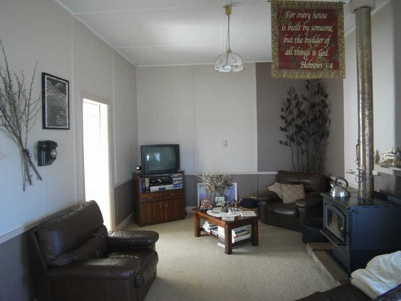 36 Clara Street, Tumbarumba NSW 2653