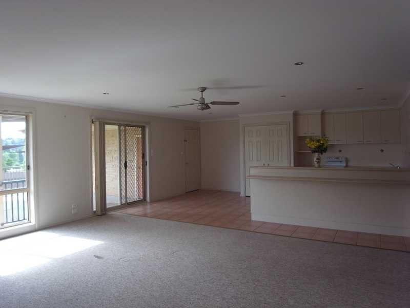 28 Fleet Street, Tumbarumba NSW 2653