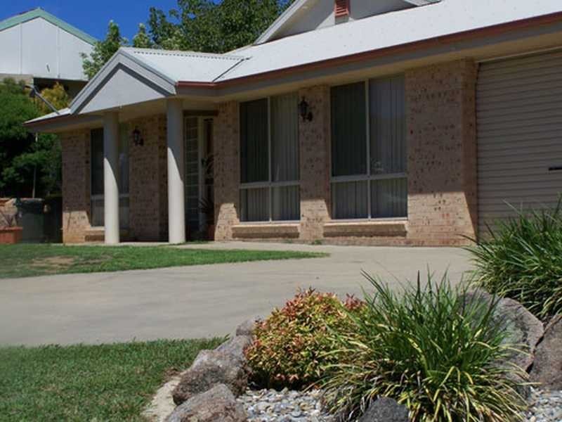 28 Fleet Street, Tumbarumba NSW 2653