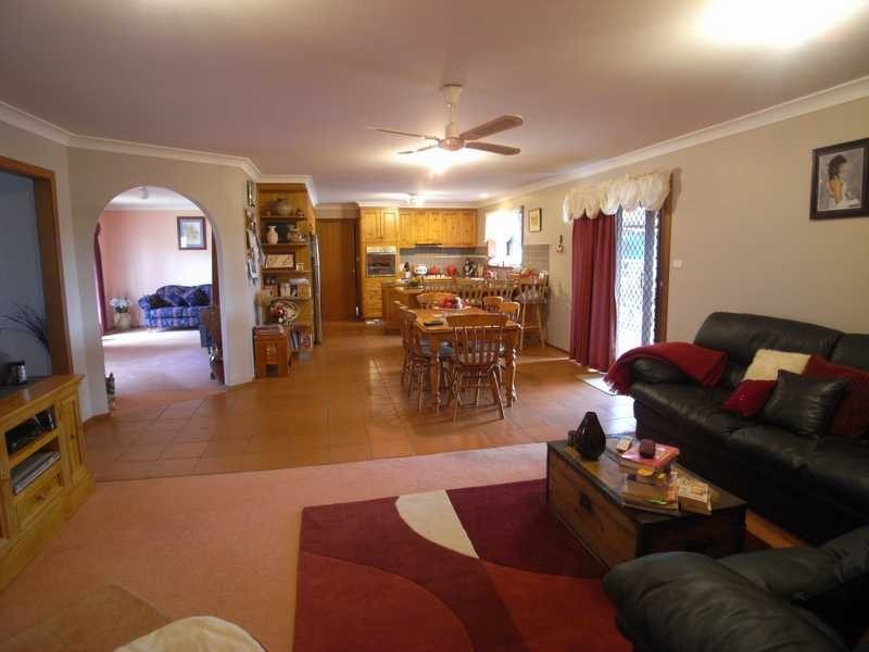 9 Power Street, Tumbarumba NSW 2653