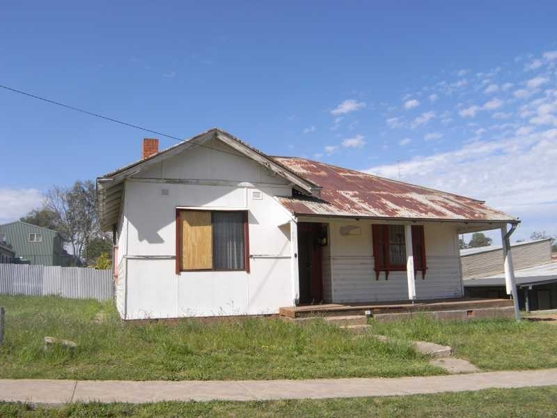 8 Selwyn Street, Tumbarumba NSW 2653