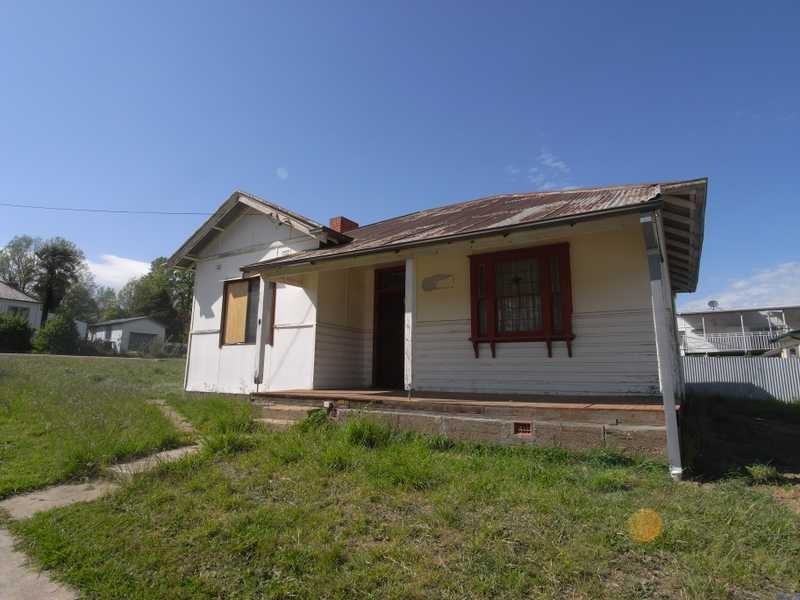8 Selwyn Street, Tumbarumba NSW 2653