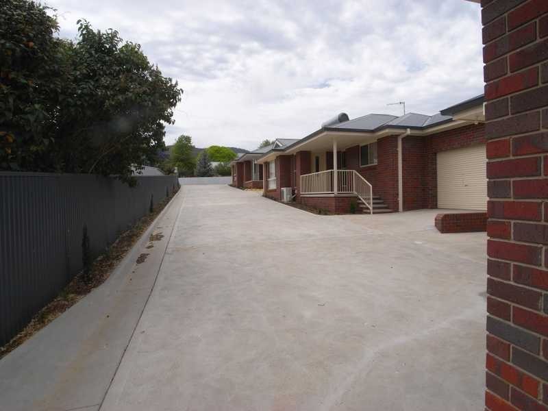 Unit 2/52 Winton Street, Tumbarumba NSW 2653