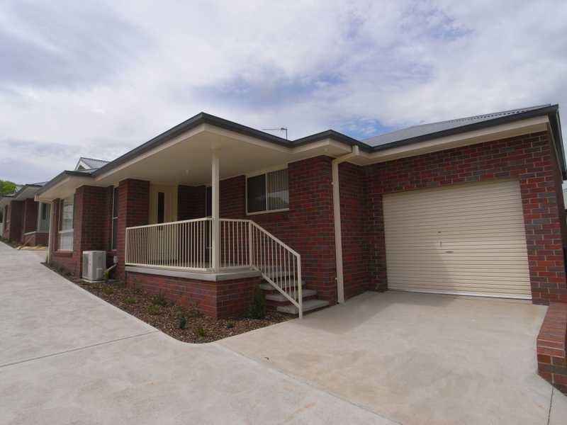 Unit 2/52 Winton Street, Tumbarumba NSW 2653