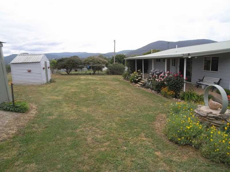 2 Townsend Street, Tumbarumba NSW 2653