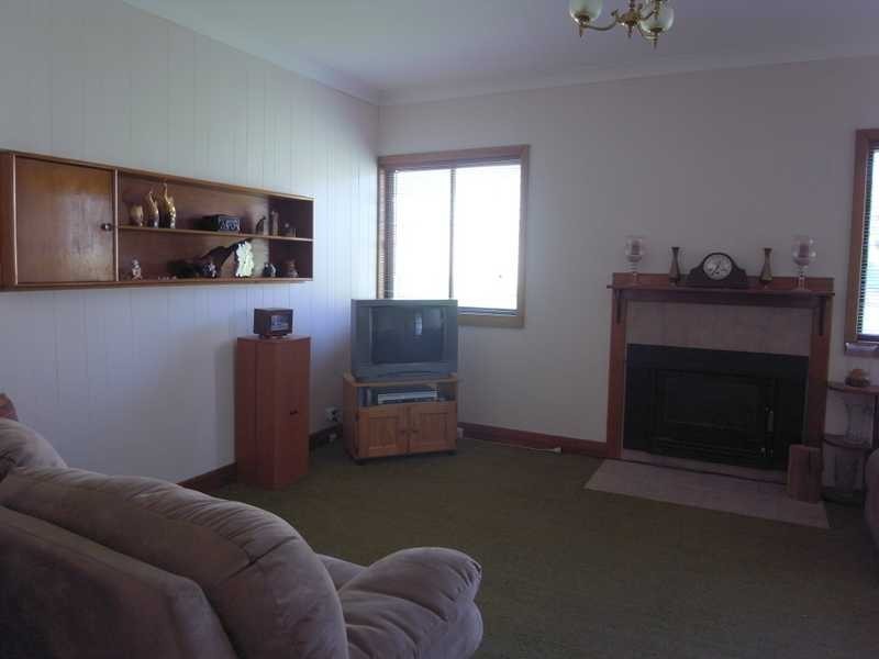 32 Clara Street, Tumbarumba NSW 2653