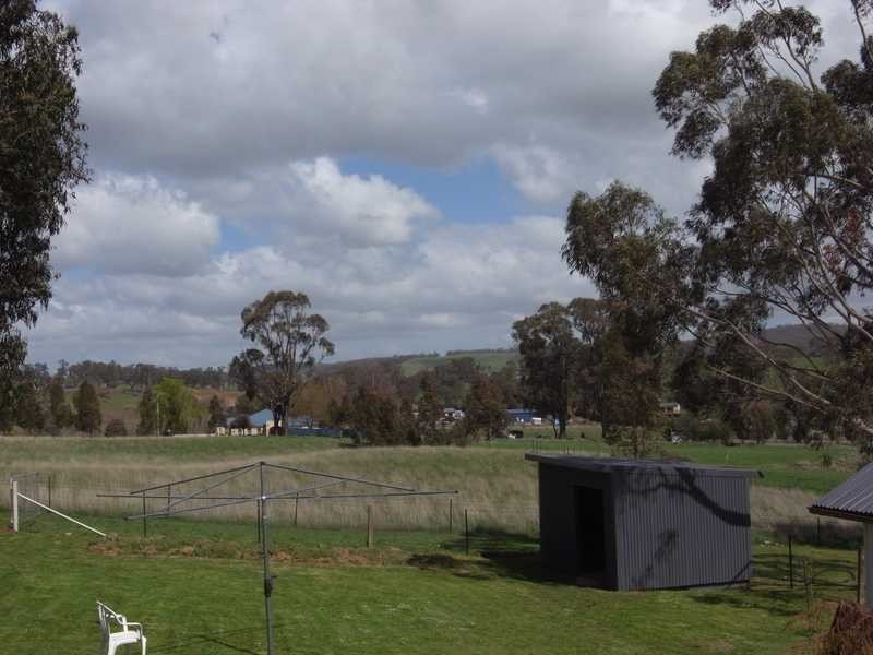 32 Clara Street, Tumbarumba NSW 2653