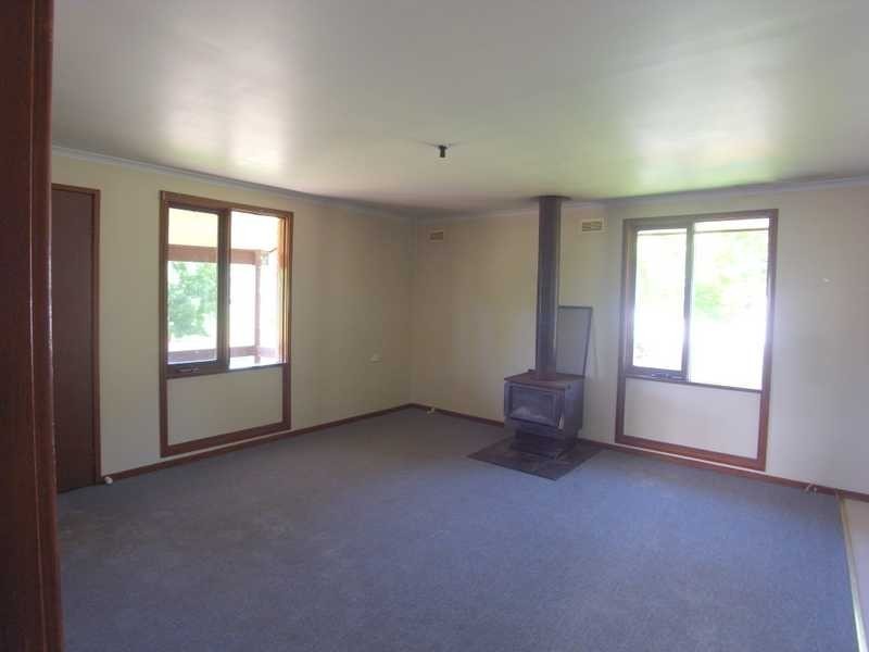 7 Mate Street, Tumbarumba NSW 2653