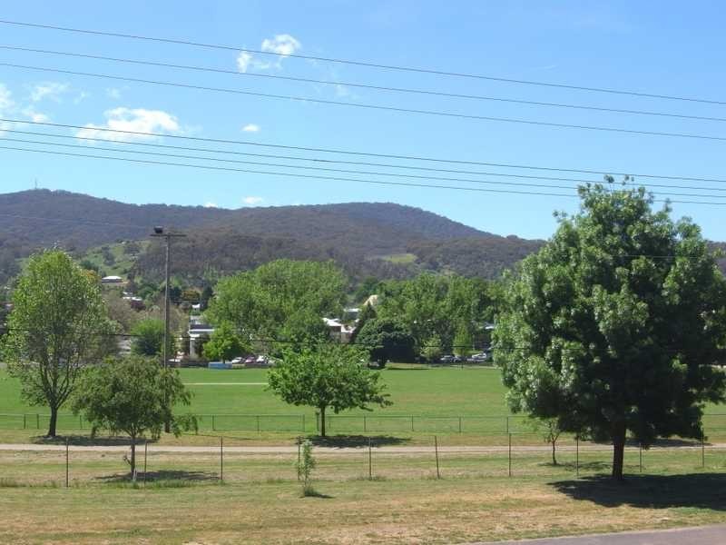 7 Mate Street, Tumbarumba NSW 2653