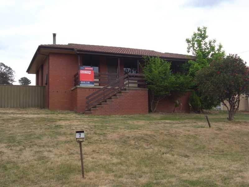 7 Mate Street, Tumbarumba NSW 2653