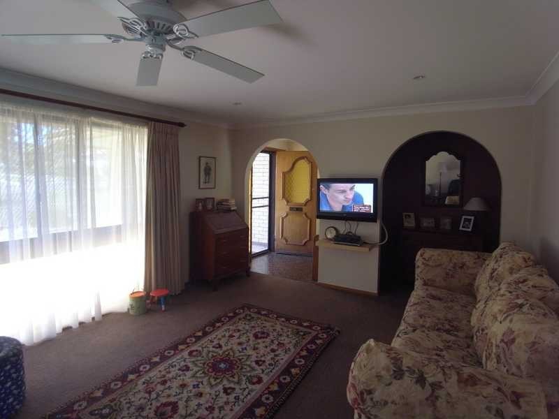 12 Regent Street, Tumbarumba NSW 2653