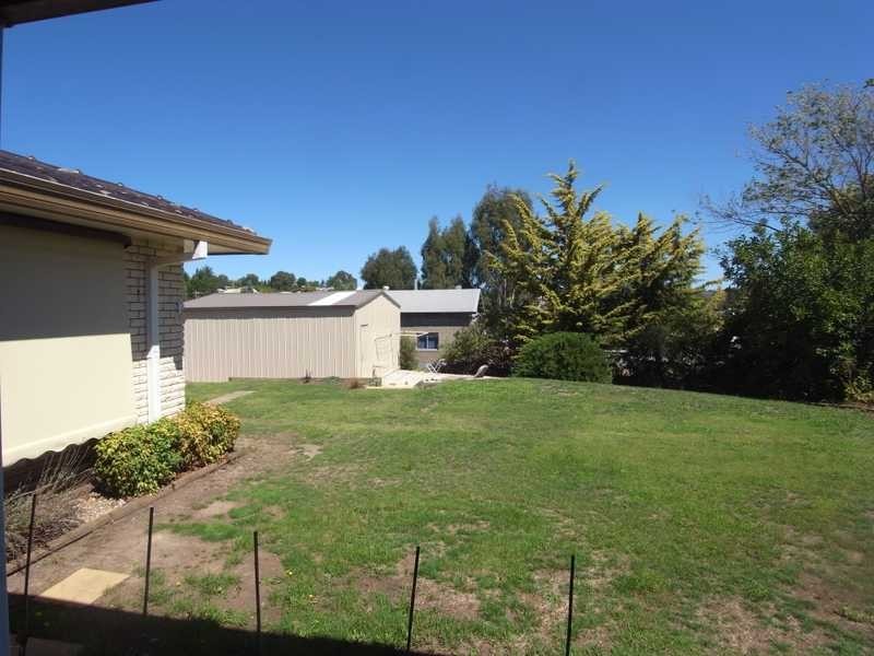 12 Regent Street, Tumbarumba NSW 2653
