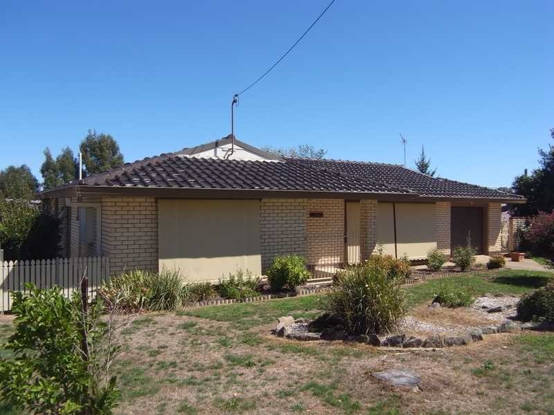12 Regent Street, Tumbarumba NSW 2653