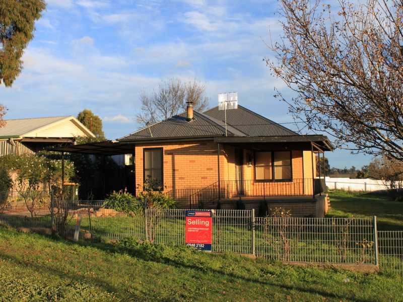 50 Clara Street, Tumbarumba NSW 2653