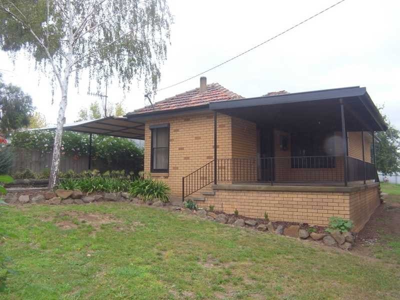 50 Clara Street, Tumbarumba NSW 2653