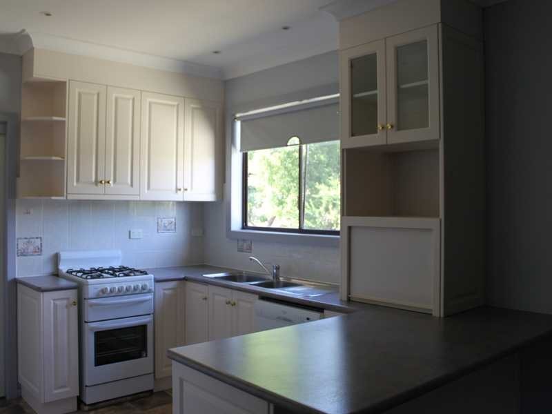 64 The Parade, Tumbarumba NSW 2653