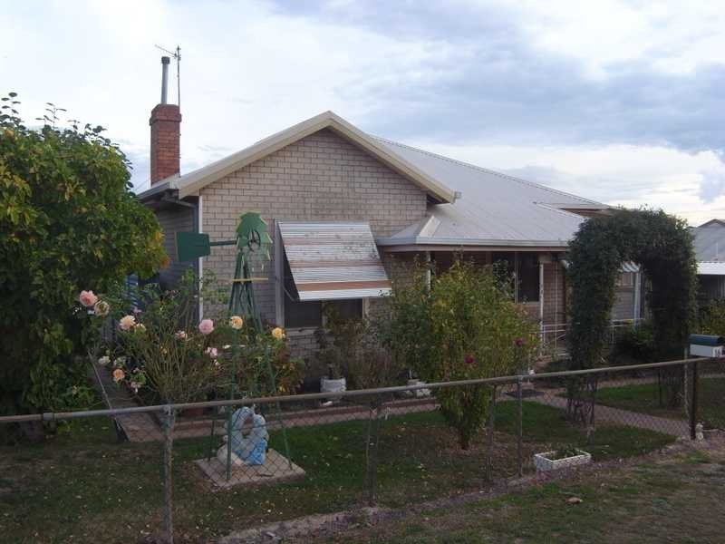 16 Regent Street, Tumbarumba NSW 2653