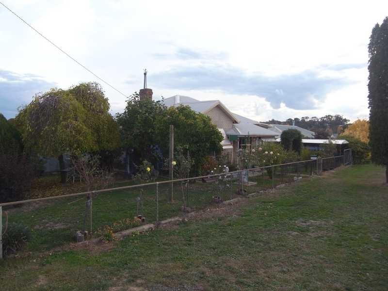 16 Regent Street, Tumbarumba NSW 2653