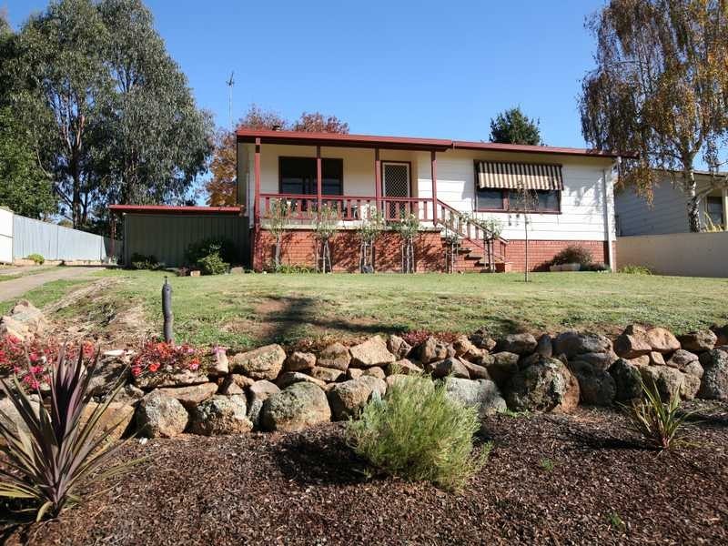 3 Mate Street, Tumbarumba NSW 2653