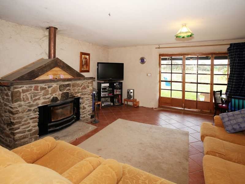 8 Bells Creek Road, Tumbarumba NSW 2653