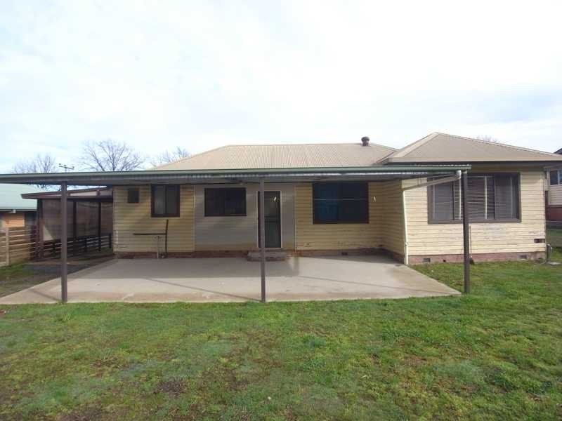 72 Winton Street, Tumbarumba NSW 2653