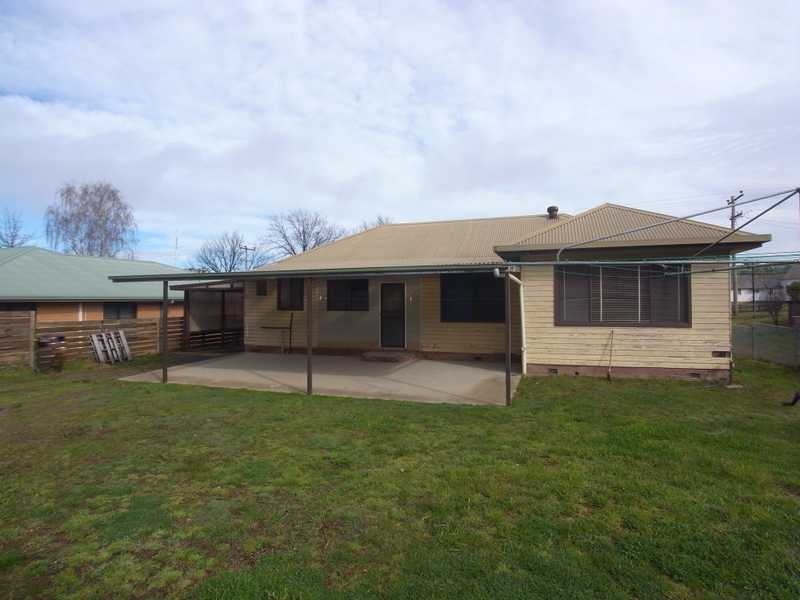 72 Winton Street, Tumbarumba NSW 2653