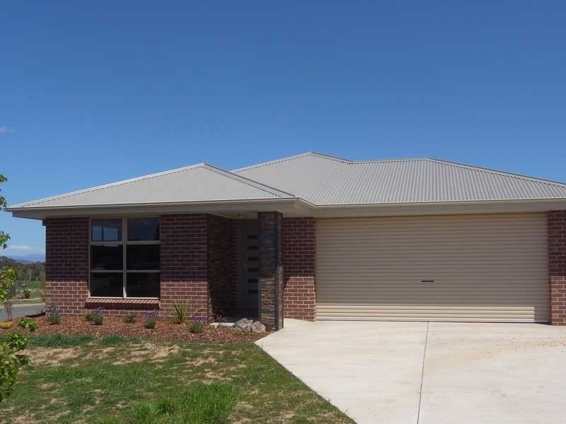 2 Gaylard Street, Tumbarumba NSW 2653