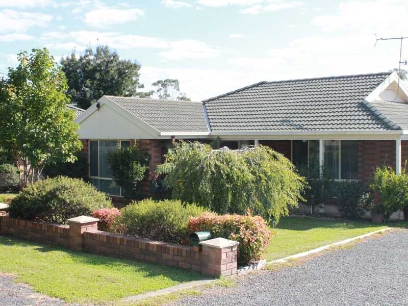 112 Albury Street, Tumbarumba NSW 2653
