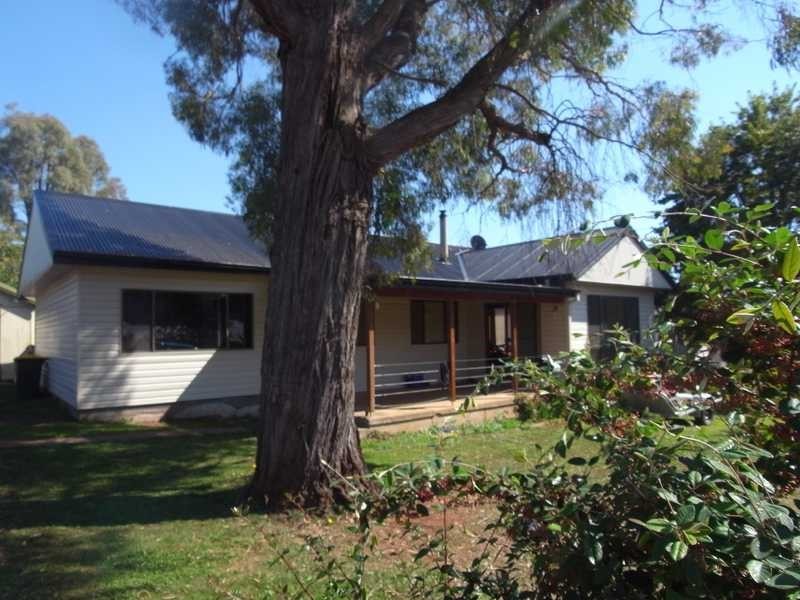 10 Mitchell Street, Tumbarumba NSW 2653